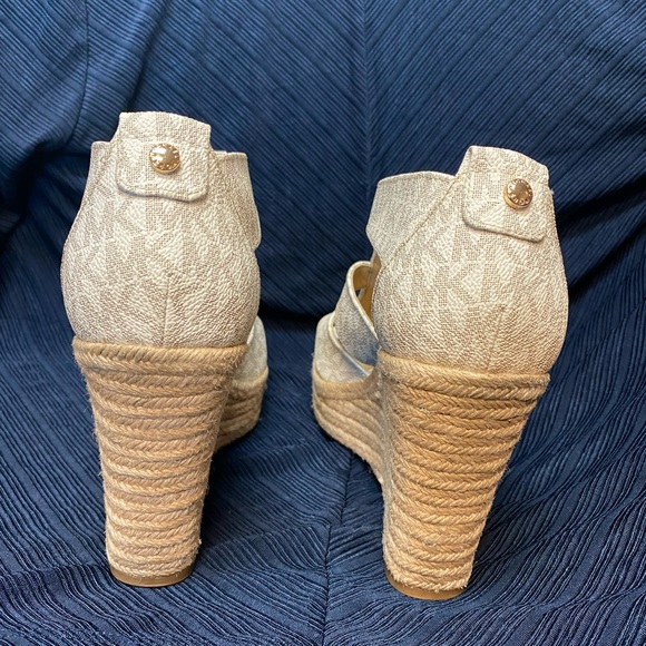 Michael Kors wedges - Picture 3 of 5